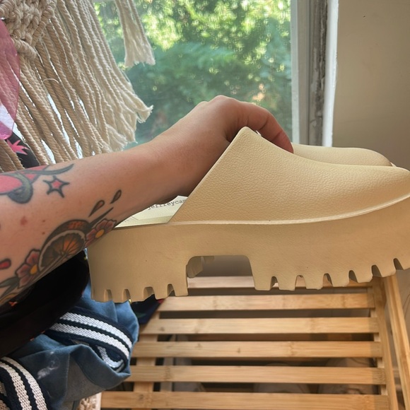 Jeffrey Campbell Bae Platform Mules - Picture 2 of 4